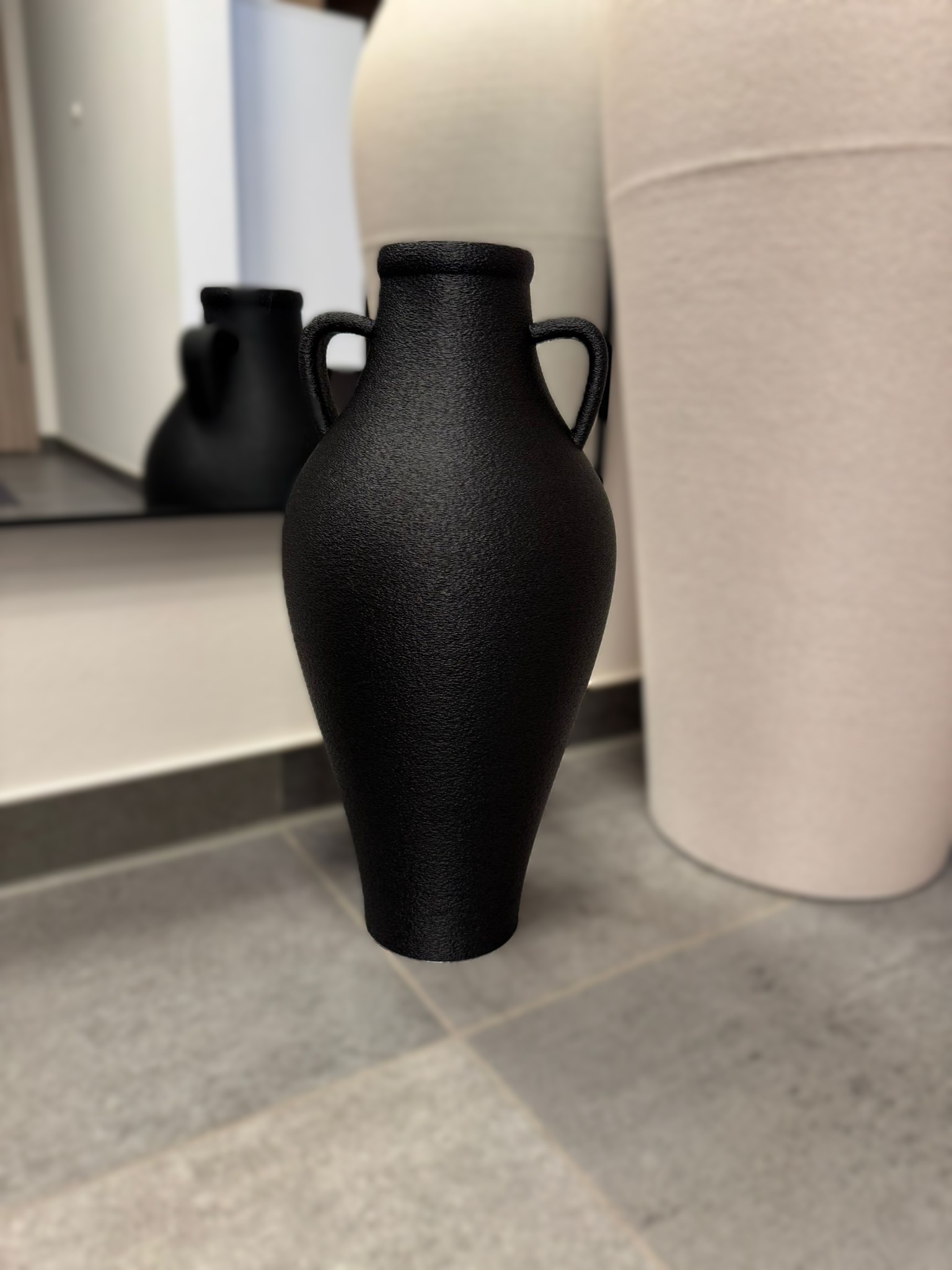 Moderner Deko-Krug – stilvolle Vase für Kunstblumen & Trockenblumen – Bild 2